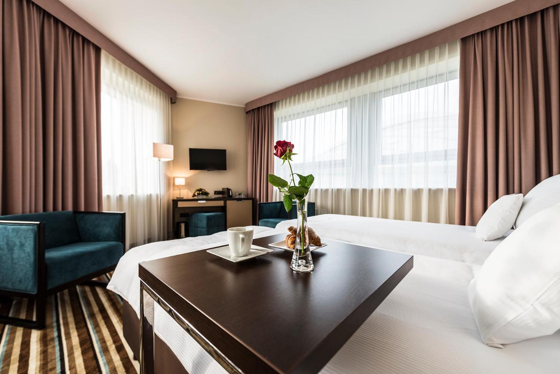 Hotel Victor Pruszkow Desilva Room photo