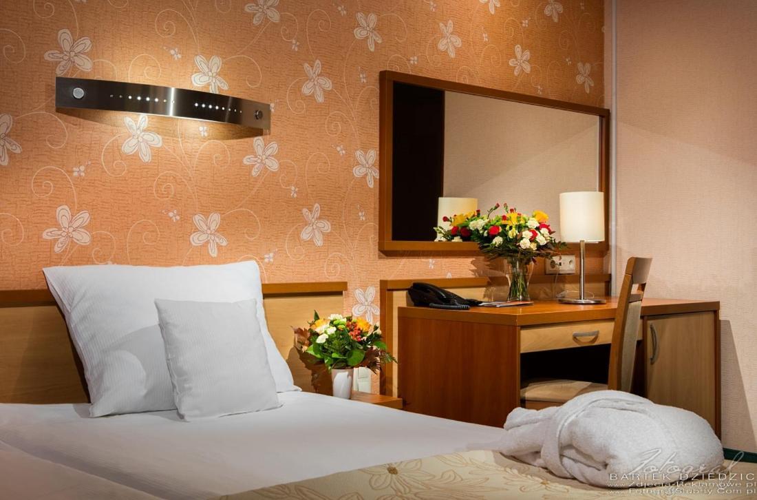 Hotel Victor Pruszkow Desilva Room photo